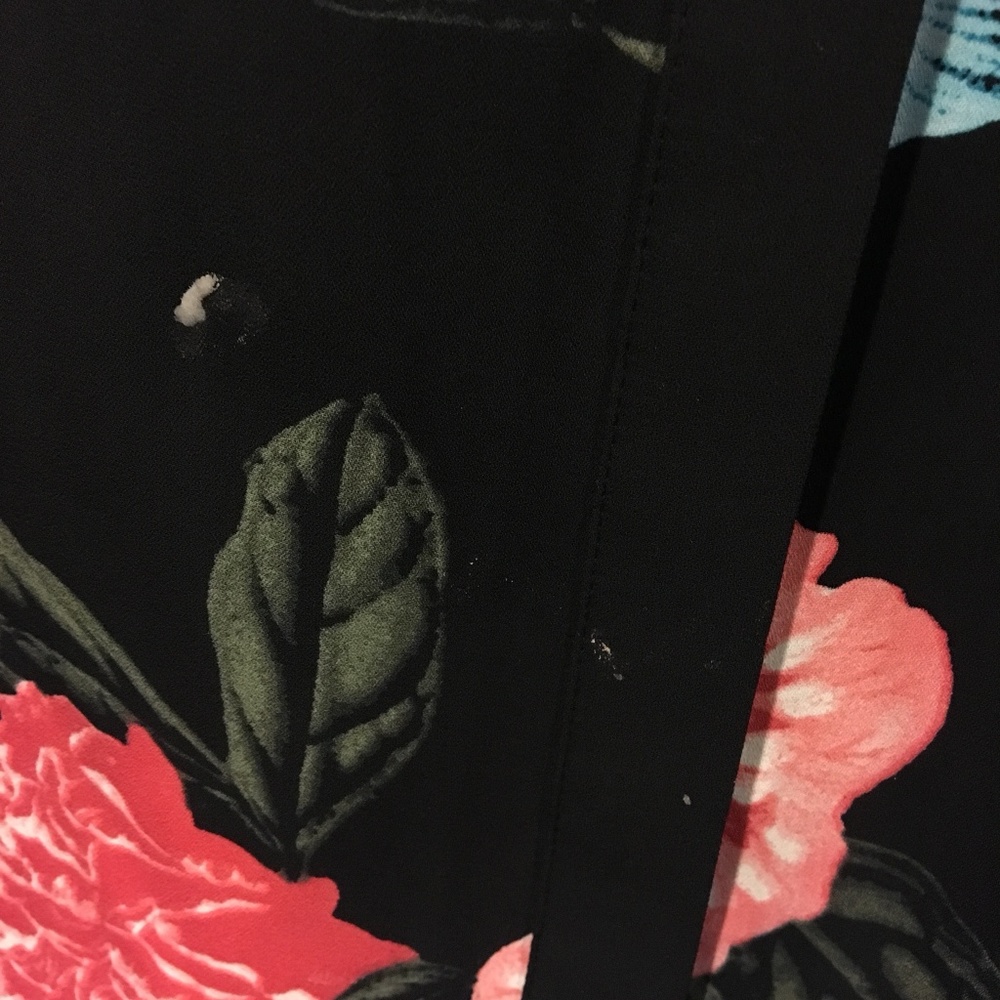 CeCe black and red floral blouse - Picture 4 of 4